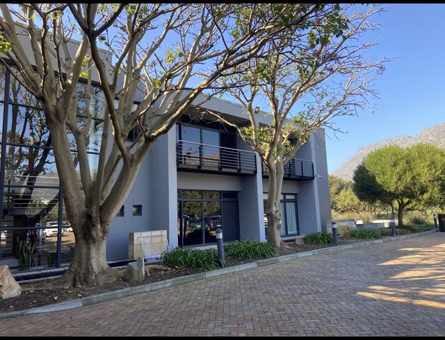 246M² BUSINESS TO LET IN WESTLAKE